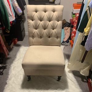 Jux ta position vintage chair